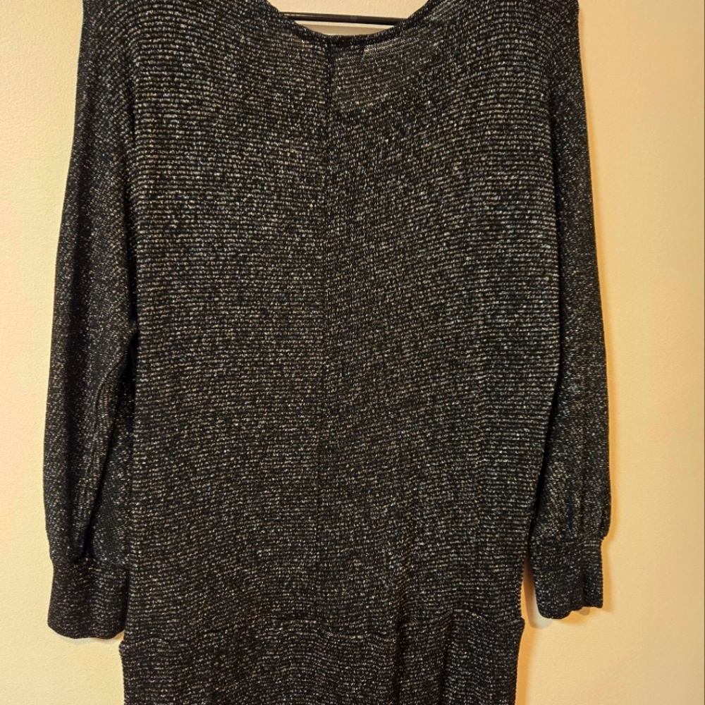 VENUS black sparkling top